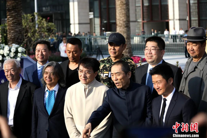 张艺谋、成龙、陈道明、张国立、吴京、张涵予等电影人亮相第28届中国金鸡百花电影节。李思源 摄