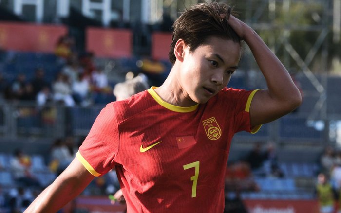 王霜等海外球员联袂首发，但未能帮助球队改变战局。&nbsp; 图/新华社