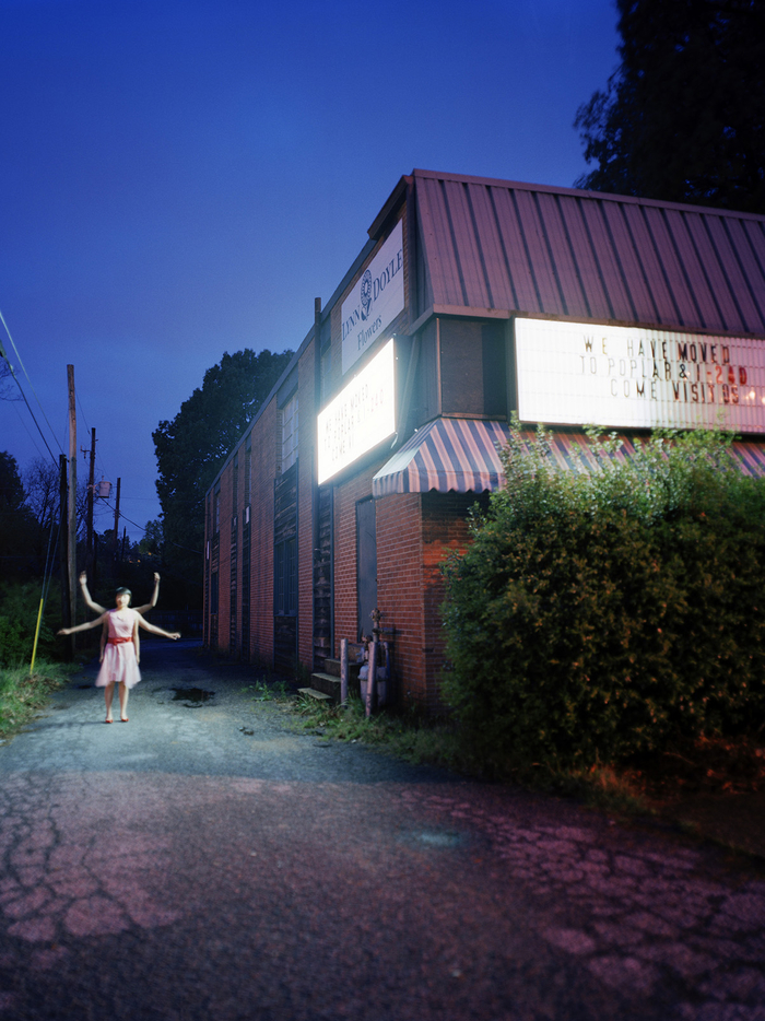 蜘蛛女孩，2008。选自系列《田纳西州，孟菲斯》©廖逸君