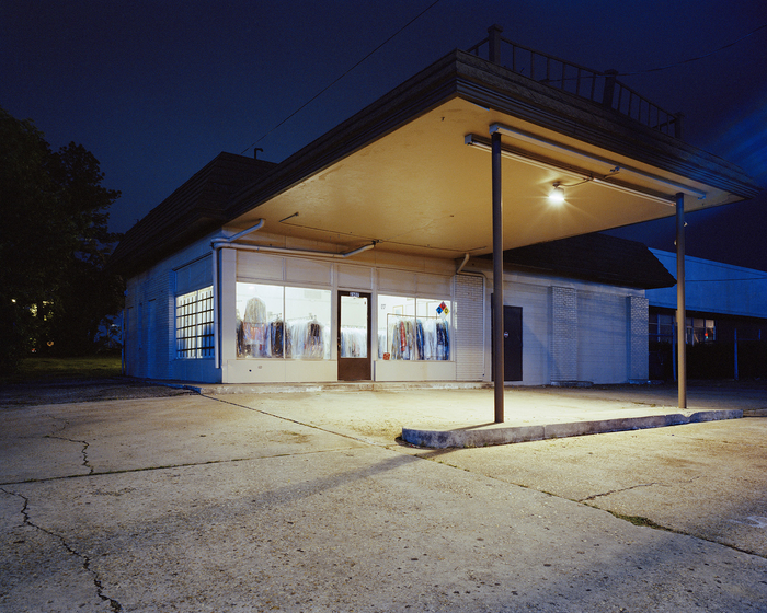 干洗店，2008。选自系列《田纳西州，孟菲斯》©廖逸君