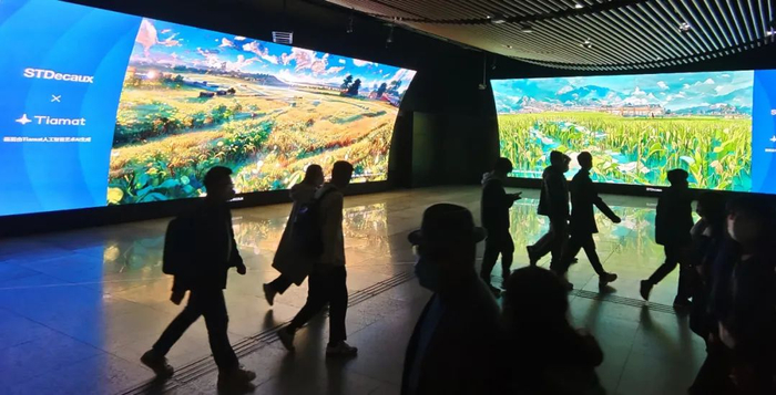 ▲2023年3月4日，上海地铁站展出人工智能绘画作品。图/视觉中国