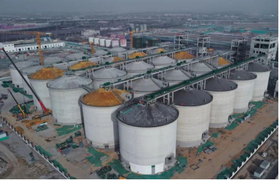 中储粮秦皇岛直属库海港粮储基地项目建设工地施工（无人机照片）。新华社记者 杨世尧 摄