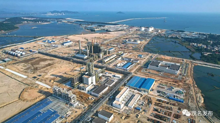 东华能源茂名项目试车。