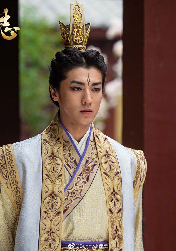 在仙侠剧《凌云志》中饰演二郎神的赤西仁……|画风_新浪新闻