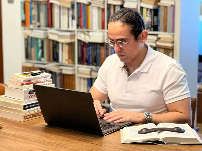 巴西汉学家沈友友。