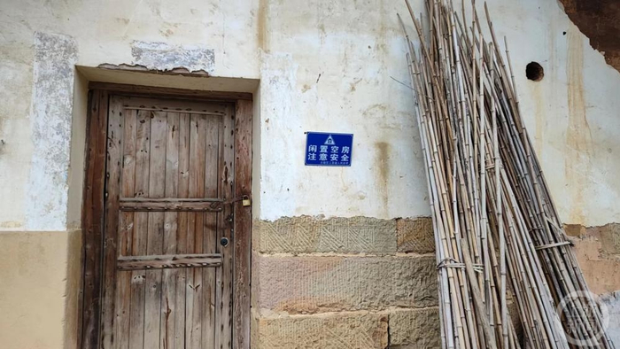 ▲准备出租的渝北农村闲置小院，打扫得很干净。摄影/上游新闻记者 汤皓