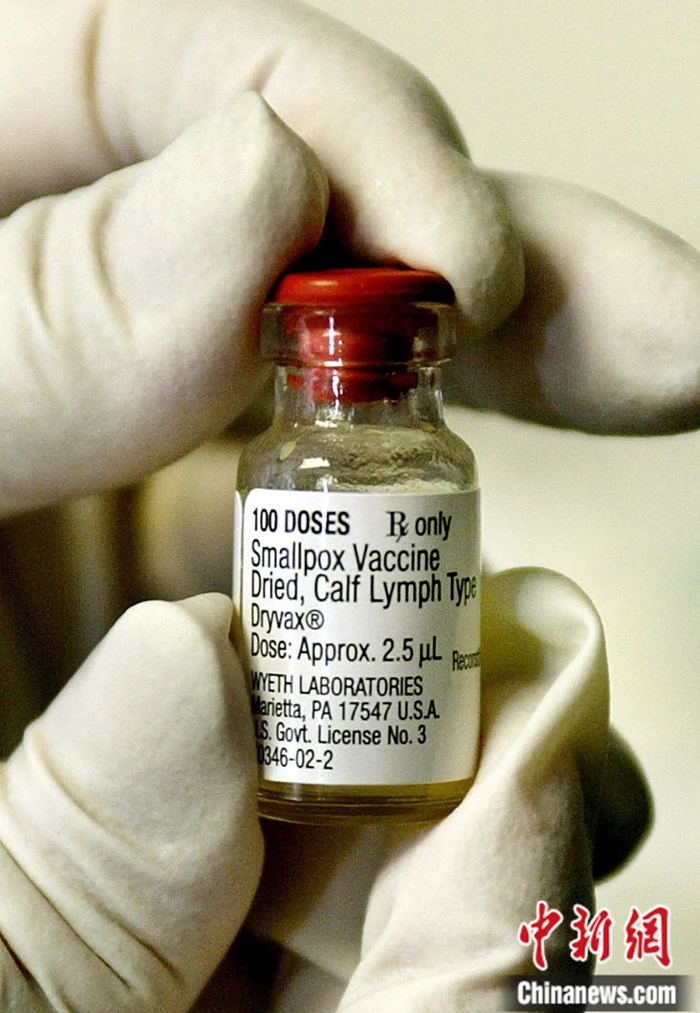 一瓶天花疫苗。天花是到目前为止，在世界范围被人类消灭的第一个传染病。视觉中国供图