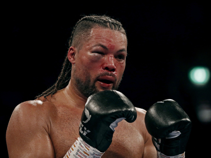 乔伊斯伤势严重，被判罚TKO失利。