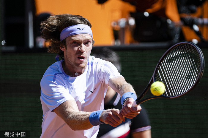 卢布列夫再次实现了逆转。