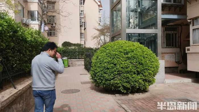 4月13日下午，大罡带记者来到东海一路上一处房源前。