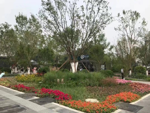 平安里地铁站西北口的口袋公园（记者张煜 拍摄）