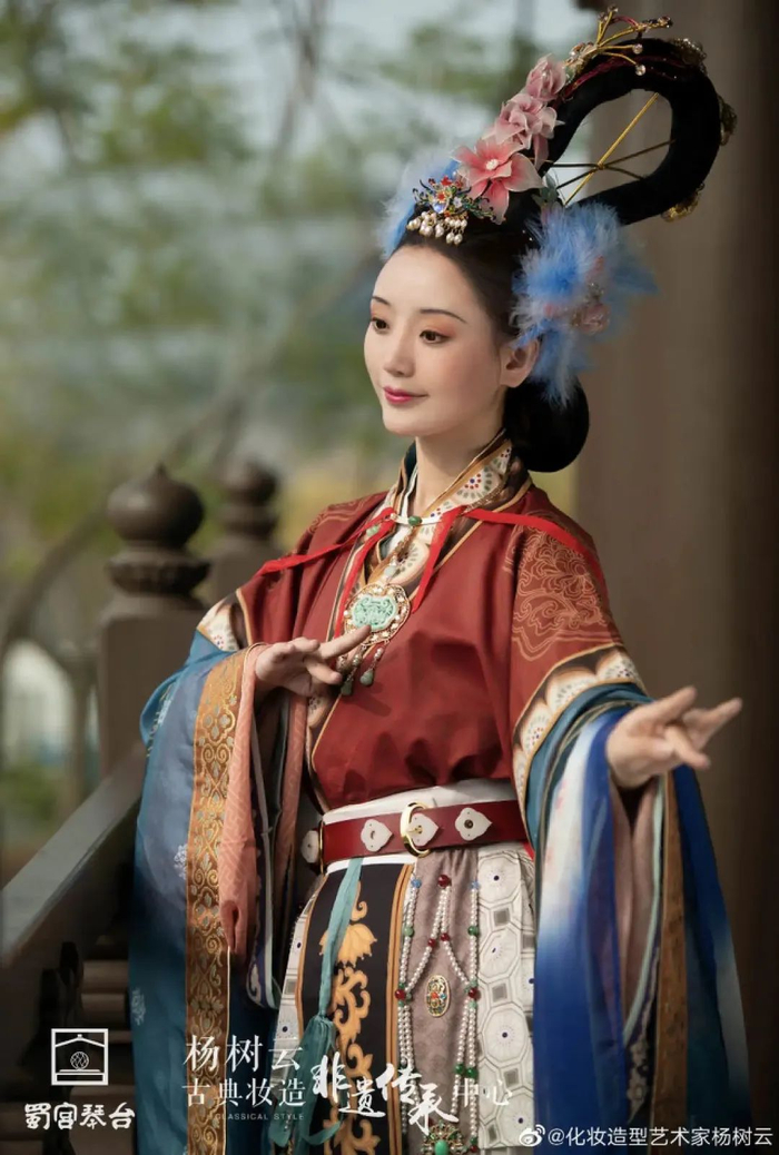 微博@化妆造型艺术家杨树云