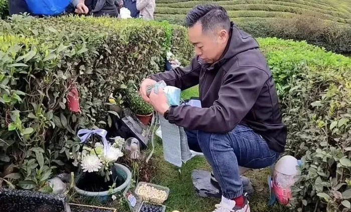 清明节祭拜 受访者供图