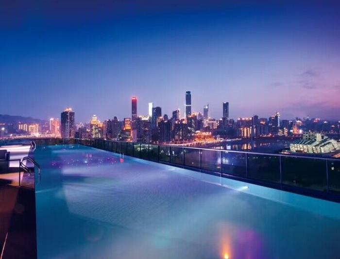 ▲喜马拉雅服务公寓夜景/图源 重庆喜马拉雅公寓