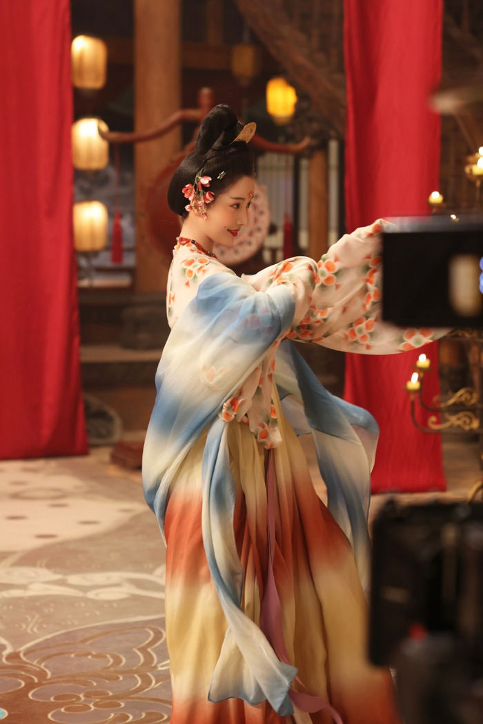 姜贞羽霓裳羽衣舞 《国风·无双》|穿越|大唐|长安|视觉|太美_新浪娱乐_新浪新闻
