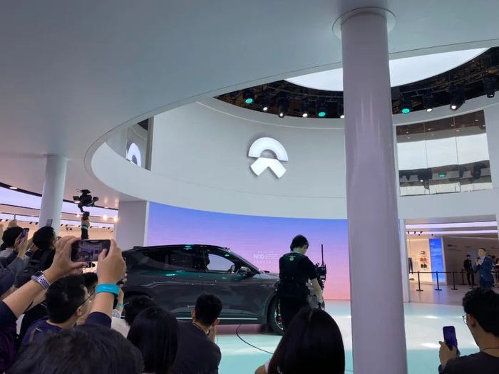 未来汽车日报摄