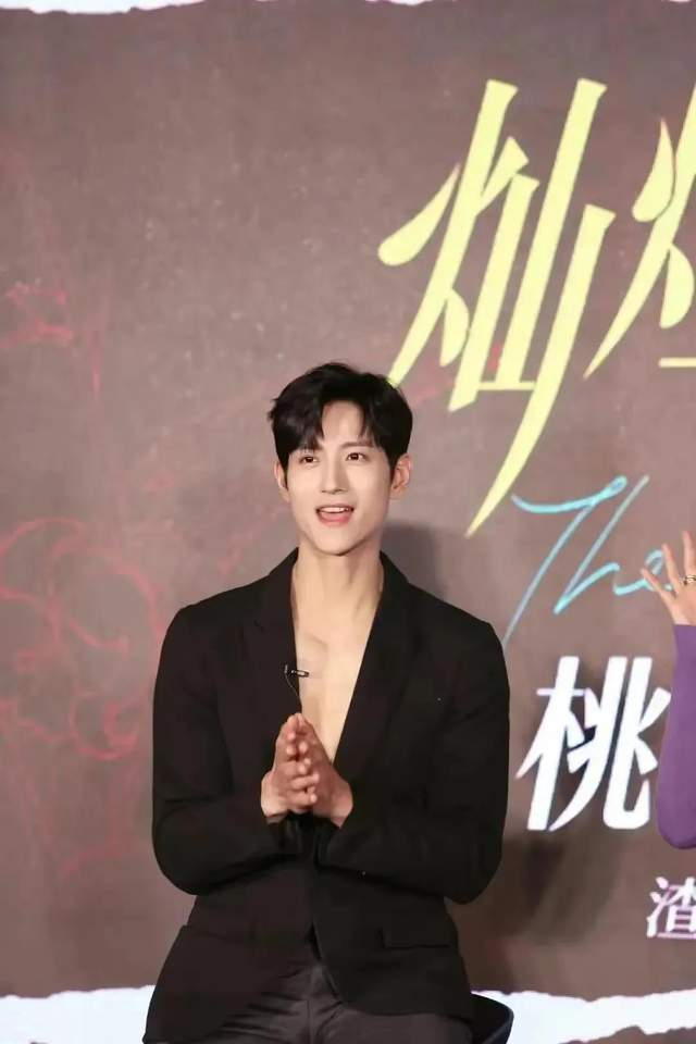 太神了！这哥出保养书一定会畅销吧，出道快20年脸一点没变