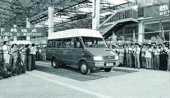 国产依维柯下线丨图源：南京依维柯官网