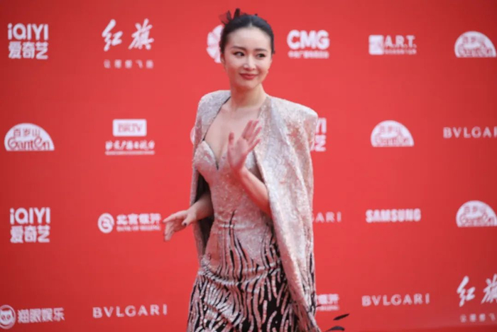 ▲高叶亮相第十三届北京国际电影节红毯。图源视觉中国