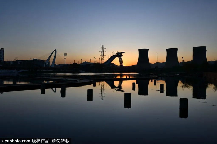 ▲傍晚的首钢园