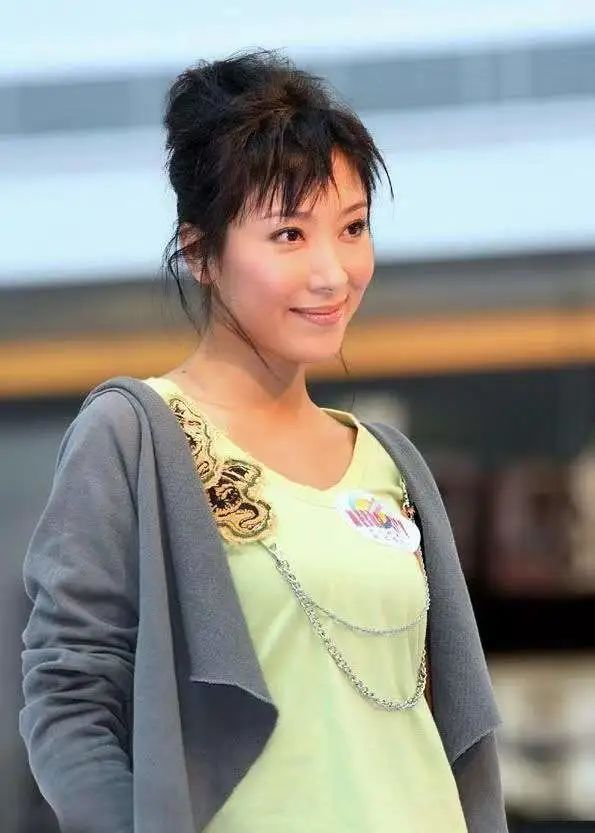 还记得《宫心计》里的姚金铃吗?她女儿好可爱!