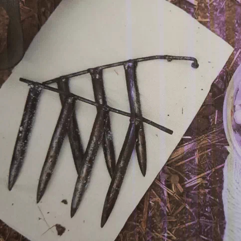 吊钩等作案工具