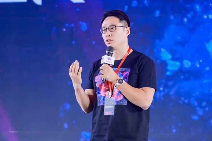 滴滴网约车平台公司CEO、花小猪打车总经理孙枢在现场演讲。