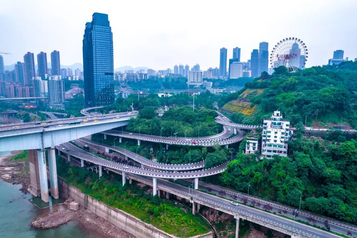 重庆长江大桥及立交桥 （图源/图虫创意）