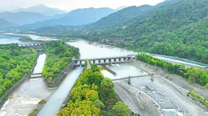 都江堰水利工程的渠首。