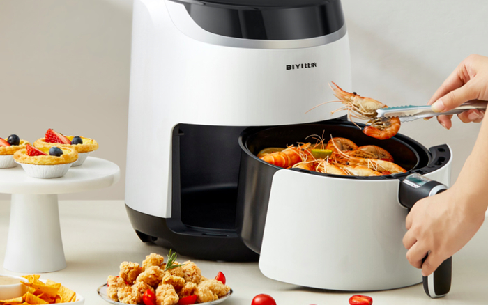 空气炸锅。比依股份官网截图。