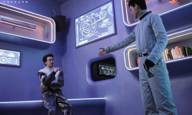 《三体·引力之外》体验馆内演员正在饰演某个对话场景。主办方供图