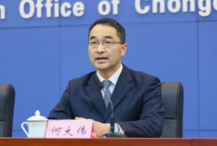 何大伟介绍有关情况 李聪冲 摄