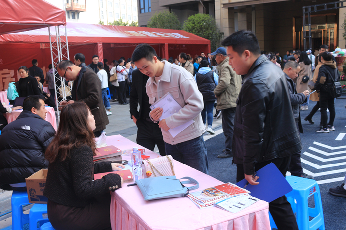 ▲石柱碧桂园天麓府·名门一期组团交房现场/图源 碧桂园