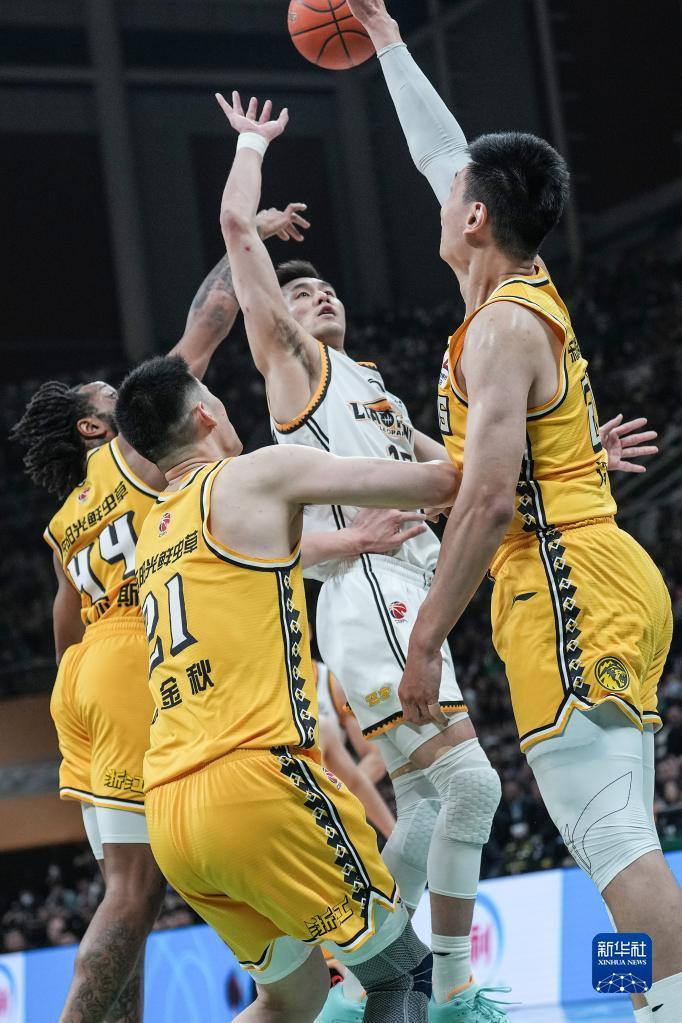 cba季后赛辽宁本钢胜浙江东阳光