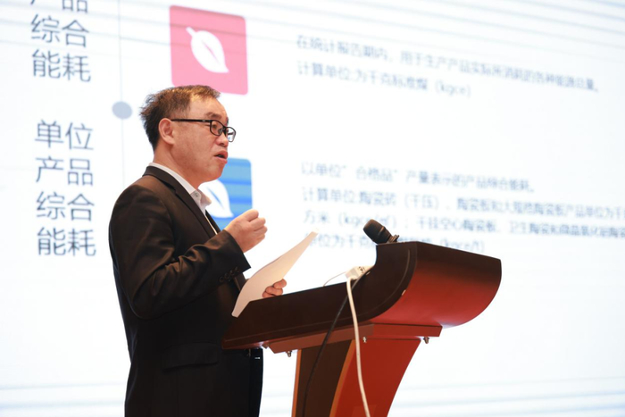 福建省晋江豪山建材有限公司副总经理 全国建筑卫生陶瓷标准化技术委员会委员 卢宏奎