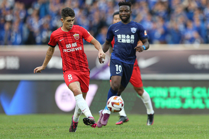 上海海港1-0战胜沧州雄狮。