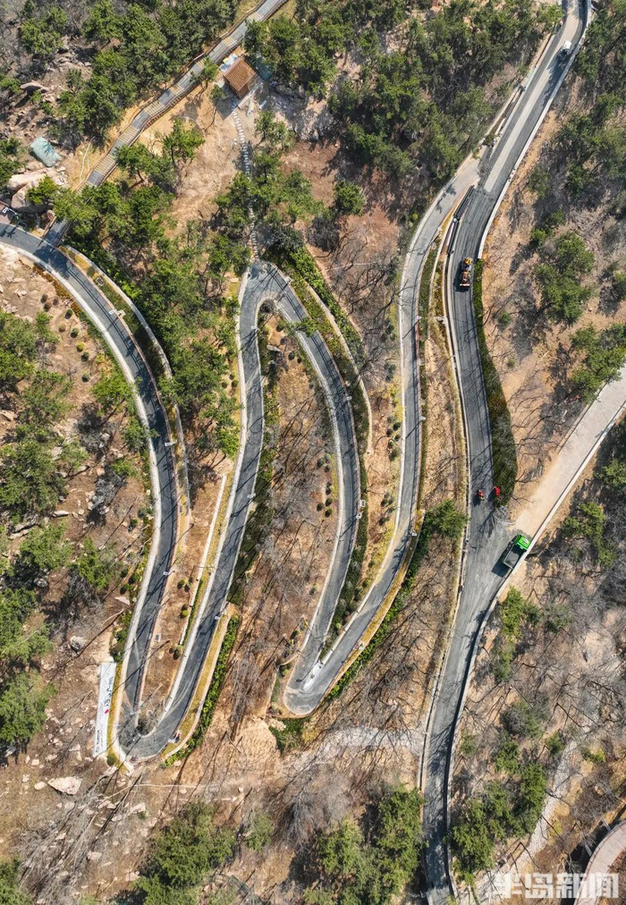 蜿蜒曲折的山体绿道