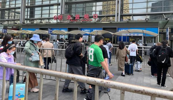 上海站北进站口。受访者 供图