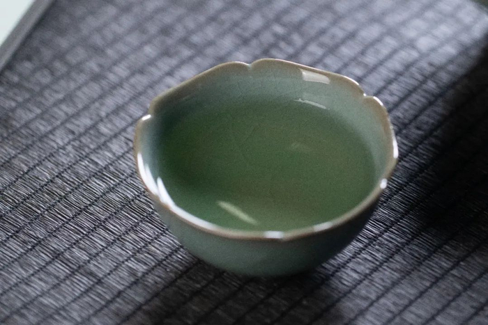 哥窑花口瓷