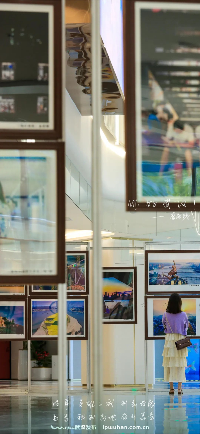 城市摄影队陈亮  摄于武汉中心书城