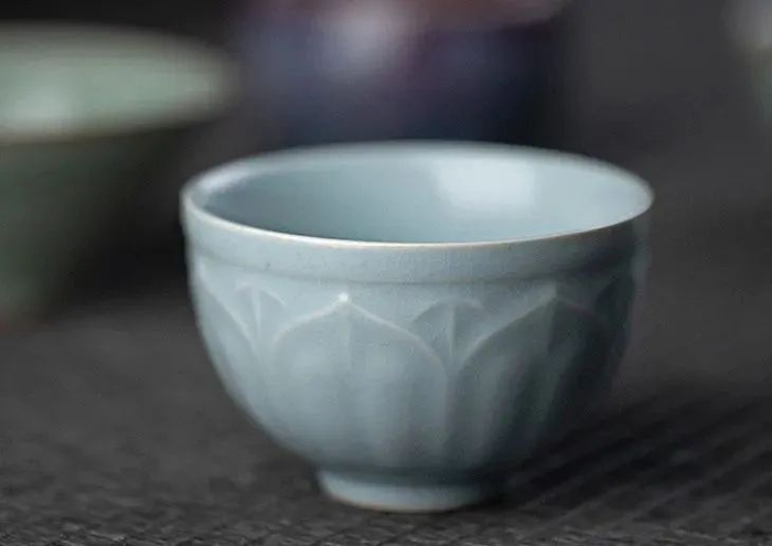 传以珍贵玛瑙入釉