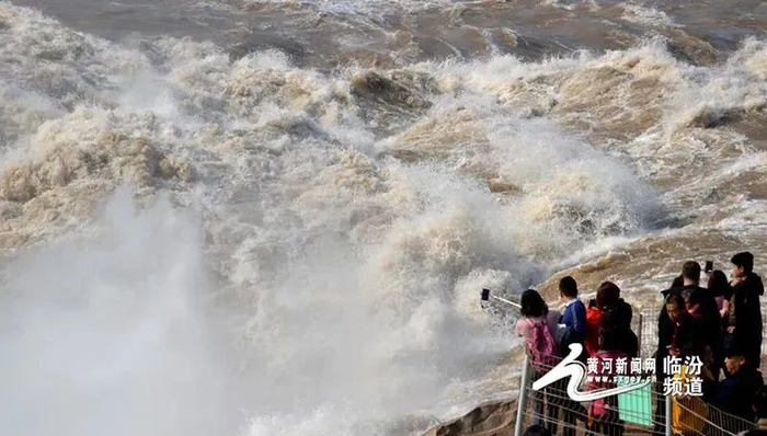 图：壶口瀑布