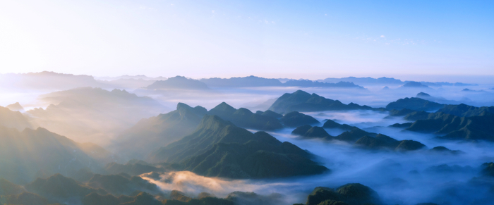 盐井河大峡谷云海翻腾。陈加普 摄