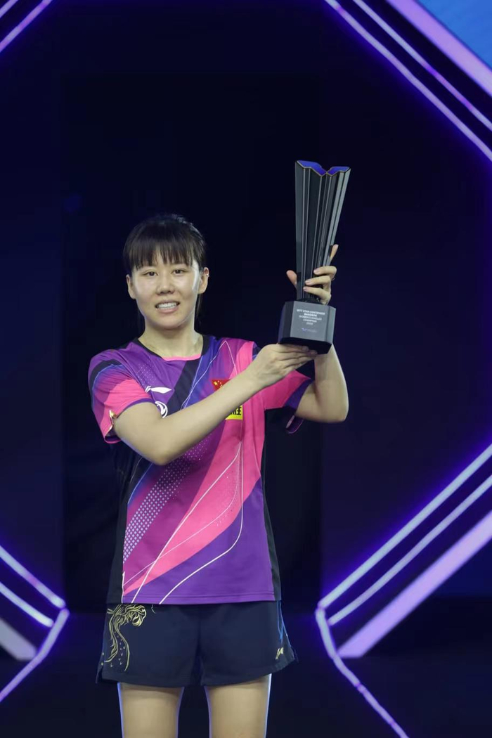 陈幸同4比1战胜韩国选手朱芊曦夺冠，同样成就泰国赛三冠王。  图/WTT世界乒联