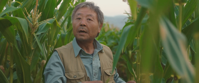 两鬓斑白的王响