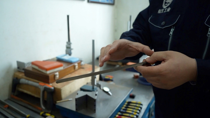 △方文墨自己改造的锉刀