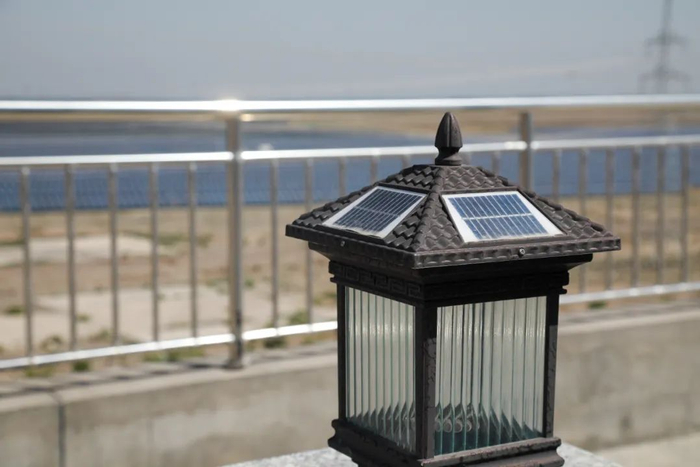 太阳能发电的路灯图源：卡乐图片 贾琼/摄