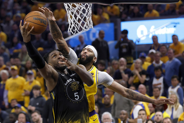 湖勇大战g1述评:你飙三分我锤内线 绝命五小惊出一身冷汗|湖人|安东尼