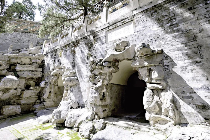 ▲楞伽窟为岛中艮岳石较为集中的地方