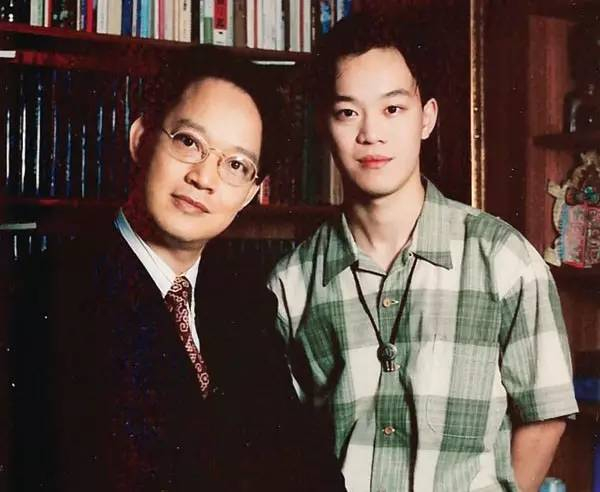 ▲刘墉、刘轩父子深深影响了几代年轻人的成长